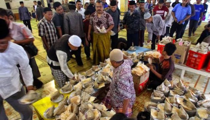 Masjid Di Jogja Sediakan Buka Puasa. Ini Menunya