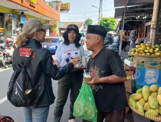 Bersama Raja Sulaiman Indonesia, Bolo Soerjoguritnan Berbagi di Kotagede