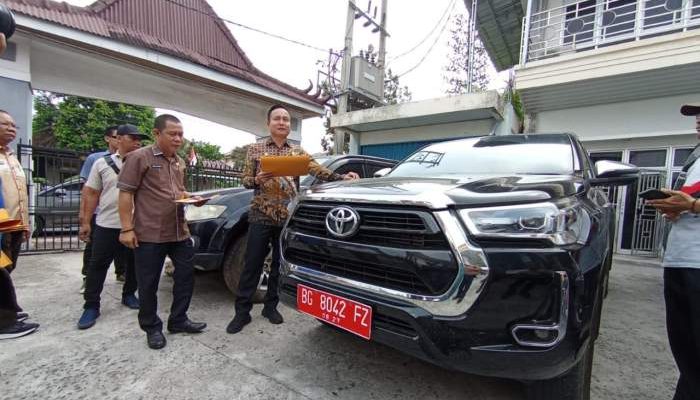 Mobil Dinas DPRD OKU Kembali Diperiksa, Satu Mobil, Baru Dikembalikan Pimpinan DPRD OKU Terdahulu 